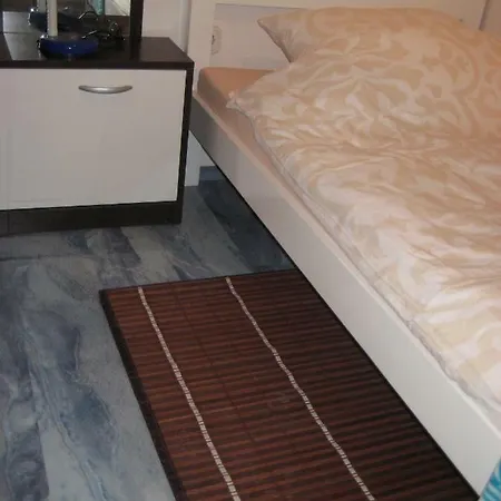 Nest Apartment *